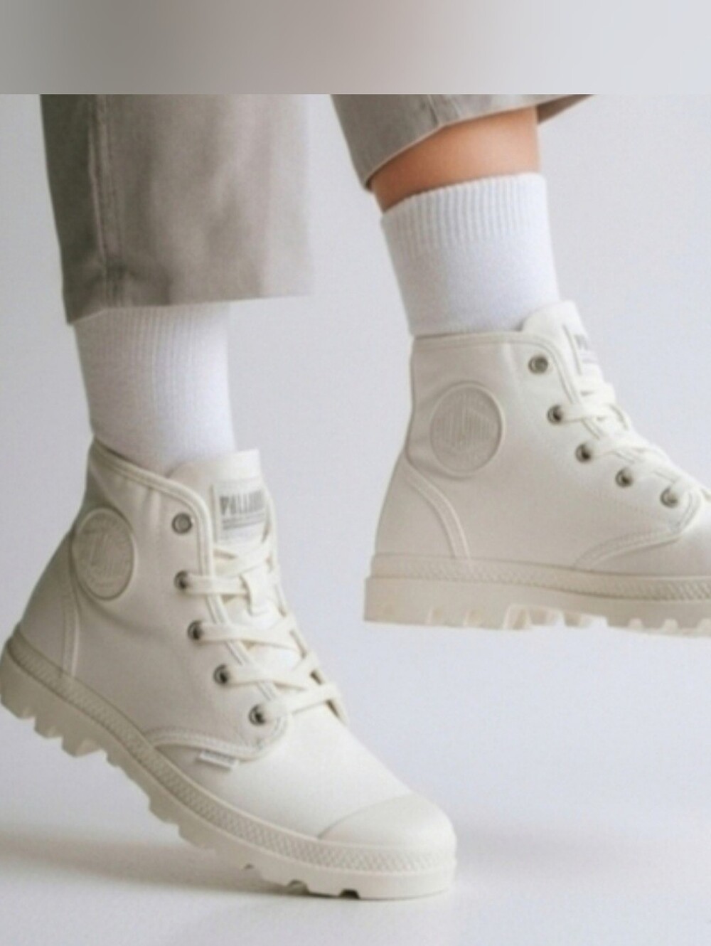 **Palladium Pampa Hi Women’s Size 10 Cream Canvas High Top Lace Up Boots**